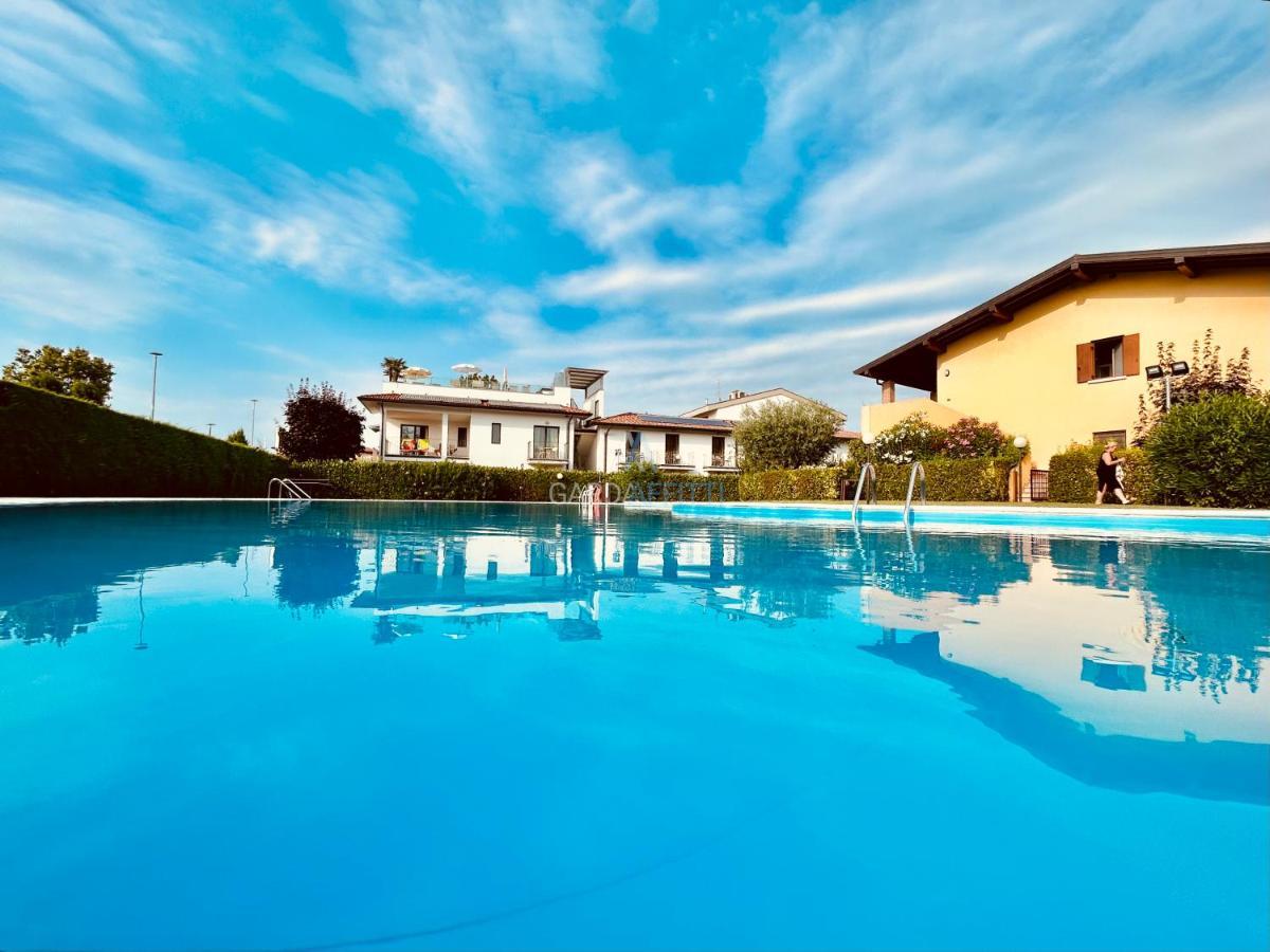 Artemide Apartment - A Soli 150M Dal Lago Di Garda 西尔米奥奈 外观 照片