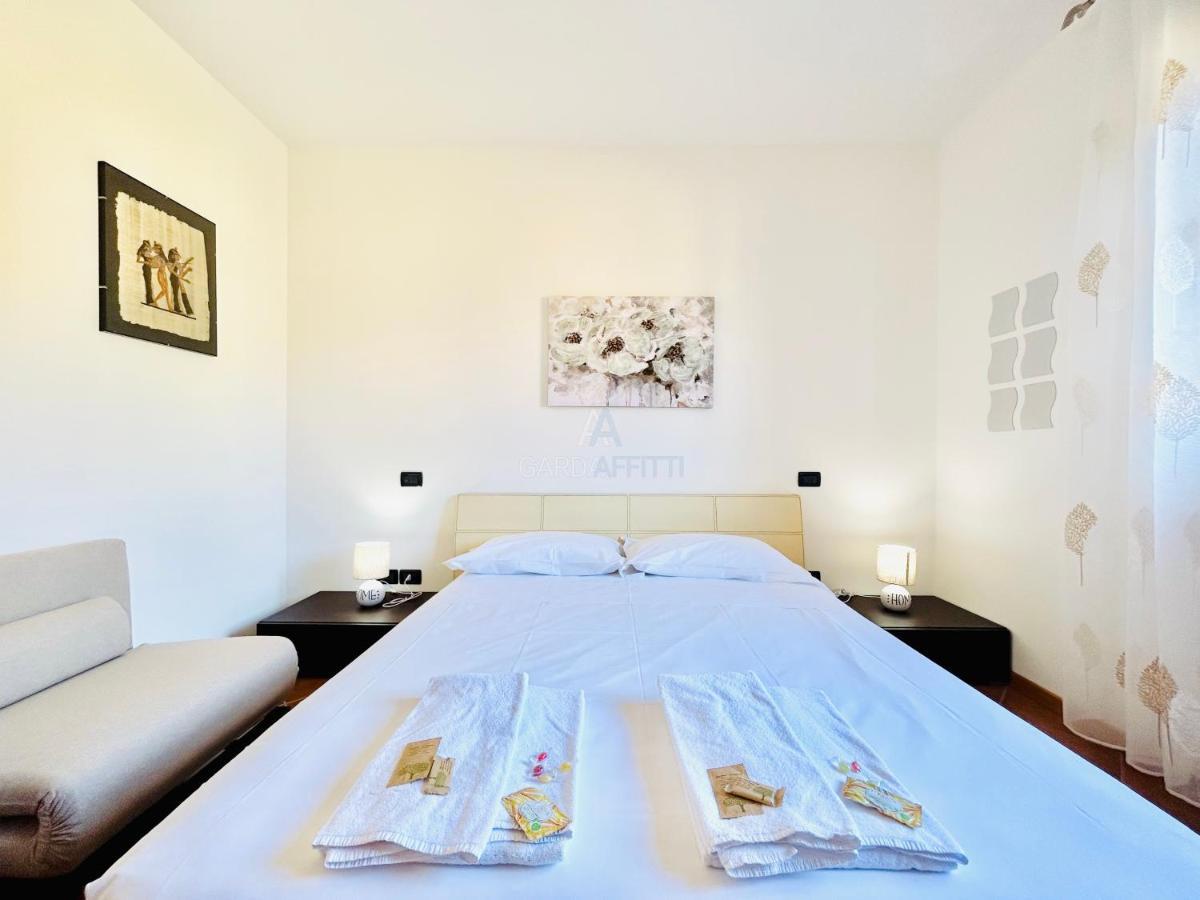 Artemide Apartment - A Soli 150M Dal Lago Di Garda 西尔米奥奈 外观 照片