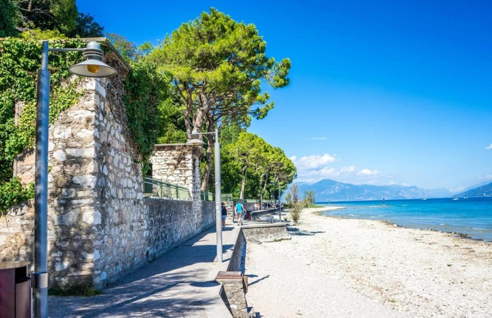 Artemide Apartment - A Soli 150M Dal Lago Di Garda 西尔米奥奈 外观 照片