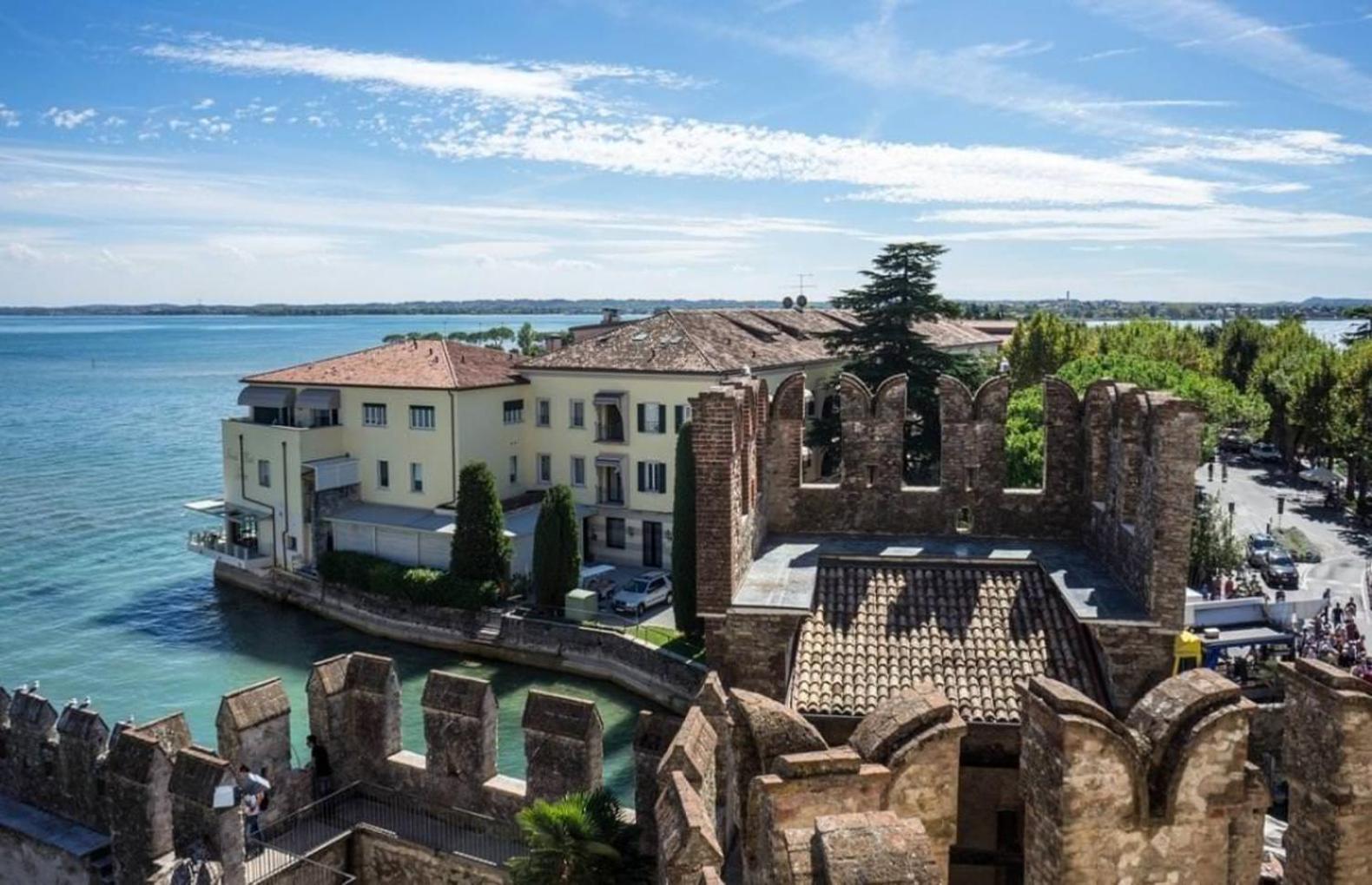 Artemide Apartment - A Soli 150M Dal Lago Di Garda 西尔米奥奈 外观 照片