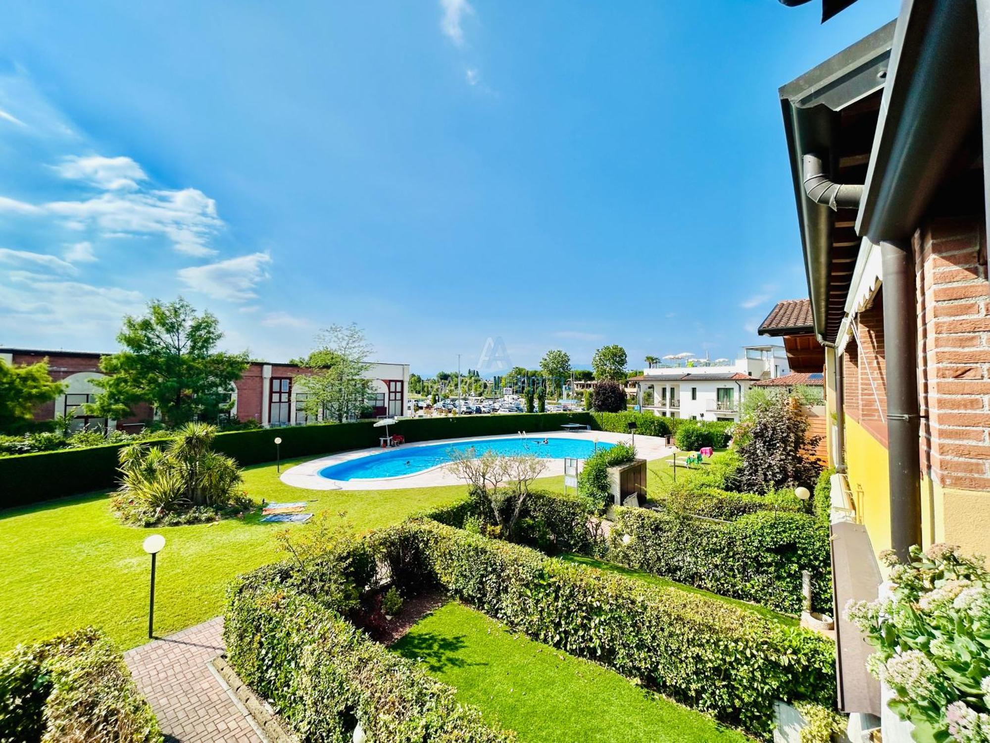 Artemide Apartment - A Soli 150M Dal Lago Di Garda 西尔米奥奈 外观 照片