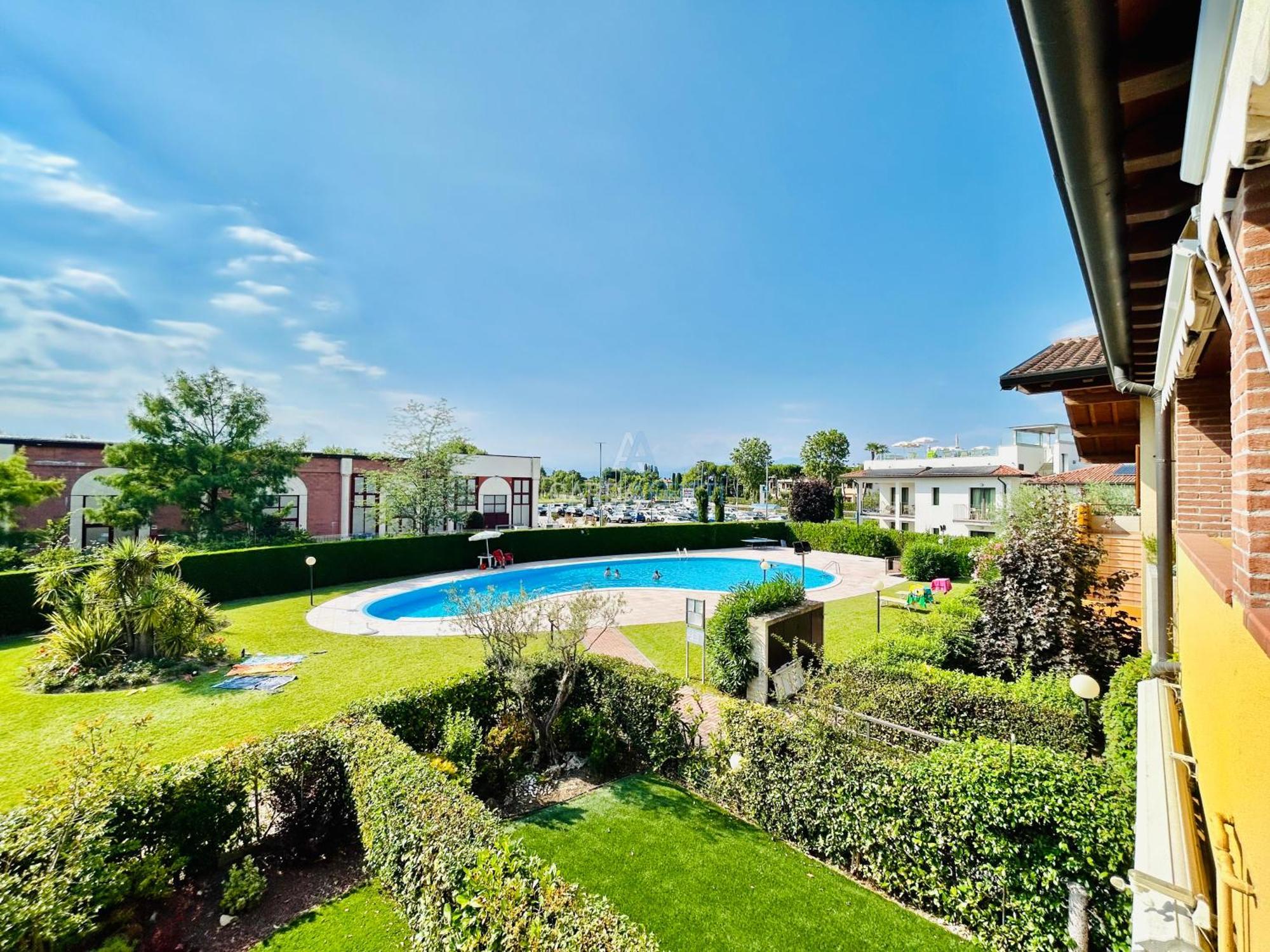 Artemide Apartment - A Soli 150M Dal Lago Di Garda 西尔米奥奈 外观 照片