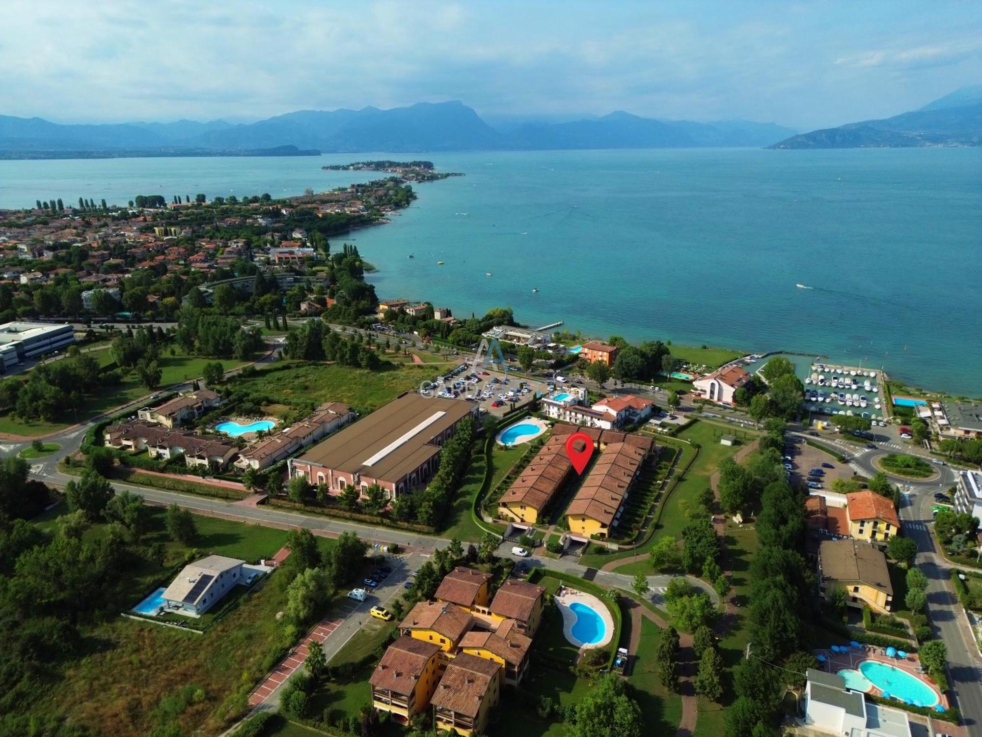 Artemide Apartment - A Soli 150M Dal Lago Di Garda 西尔米奥奈 外观 照片